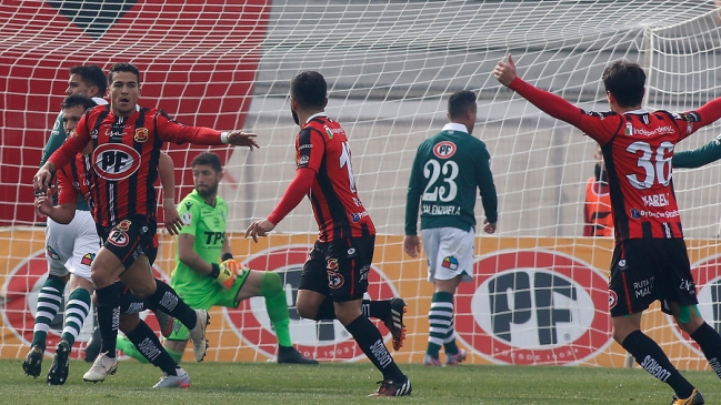 Santiago Wanderers cayó ante Rangers y se mantiene en zona de riesgo en la Primera B