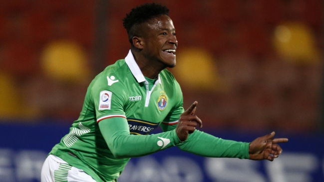 Sergio Santos se vistió de figura y convirtió dos goles consecutivos para Audax Italiano sobre Unión Española