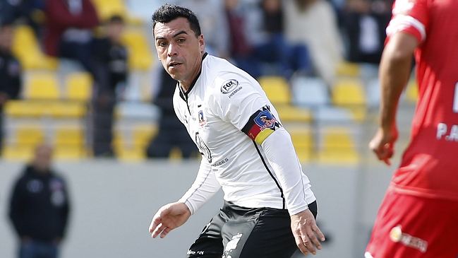 Esteban Paredes: Mientras siga entrenando bien y marcando goles da lo mismo la edad