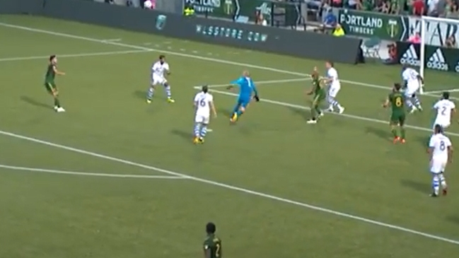 Arquero del equipo de Jeisson Vargas dio la vuelta al mundo por sus groseros errores