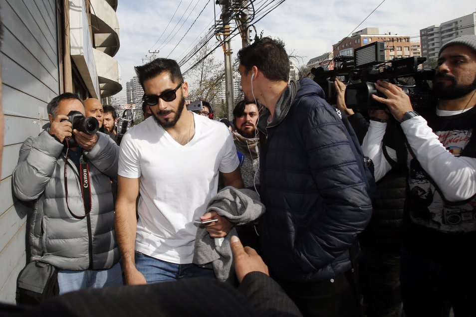 La comparecencia de Johnny Herrera ante la Fiscalía Metropolitana Sur