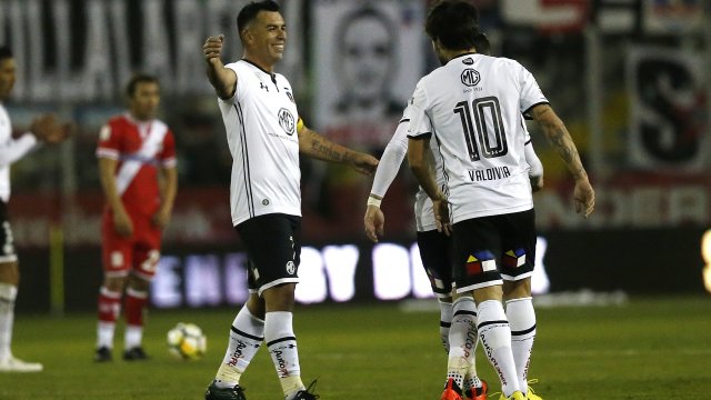 Valdivia puso la magia y Paredes con Barrios los goles: Revive el triunfo de Colo Colo ante Curicó