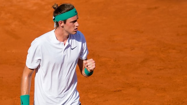 Nicolás Jarry avanzó a segunda ronda en Kitzbühel con esforzado triunfo sobre Carballés