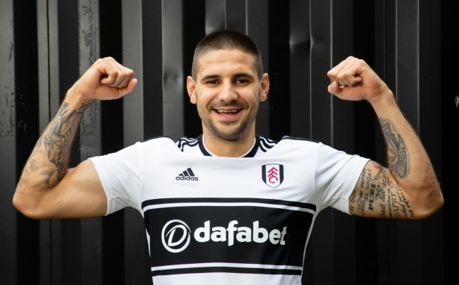 Fulham fichó a mundialista de Serbia en su retorno a la Premier
