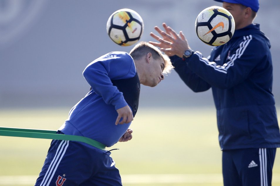 La U practicó a la espera de una decisión sobre Mauricio Pinilla