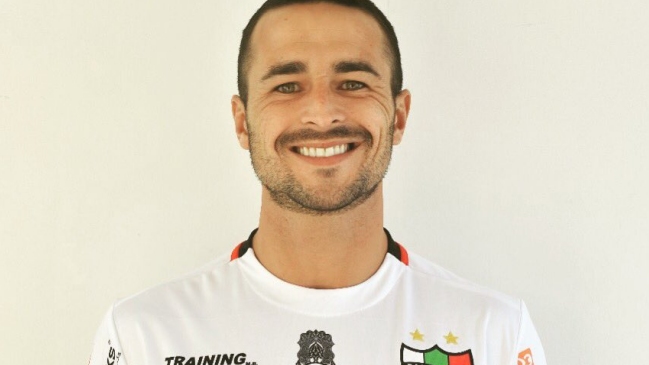 Palestino anunció el fichaje del defensa uruguayo Alejandro González