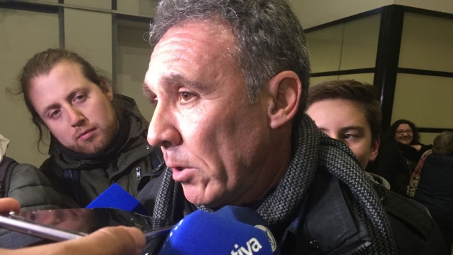 Espina en su llegada a Chile: El plantel de Colo Colo está cerrado, pero puede salir algún jugador