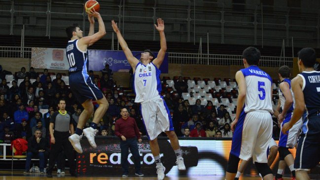 La Roja de baloncesto lamentó una estrecha derrota frente a Argentina en el Sudamericano sub 21