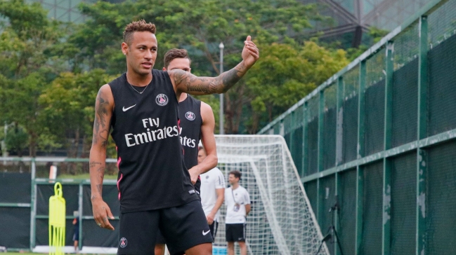 El especial saludo de Neymar y Buffon en la llegada del brasileño a la pretemporada de PSG