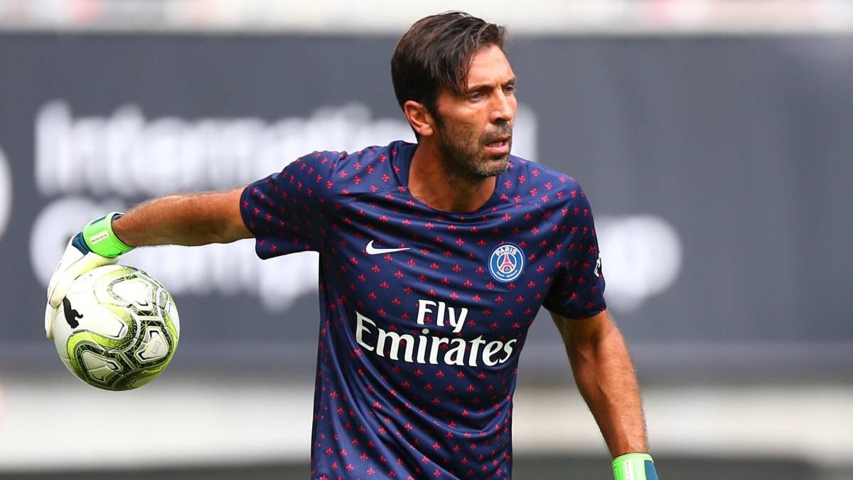 Buffon le cantó a Neymar y a sus compañeros en su bautizo como jugador de PSG