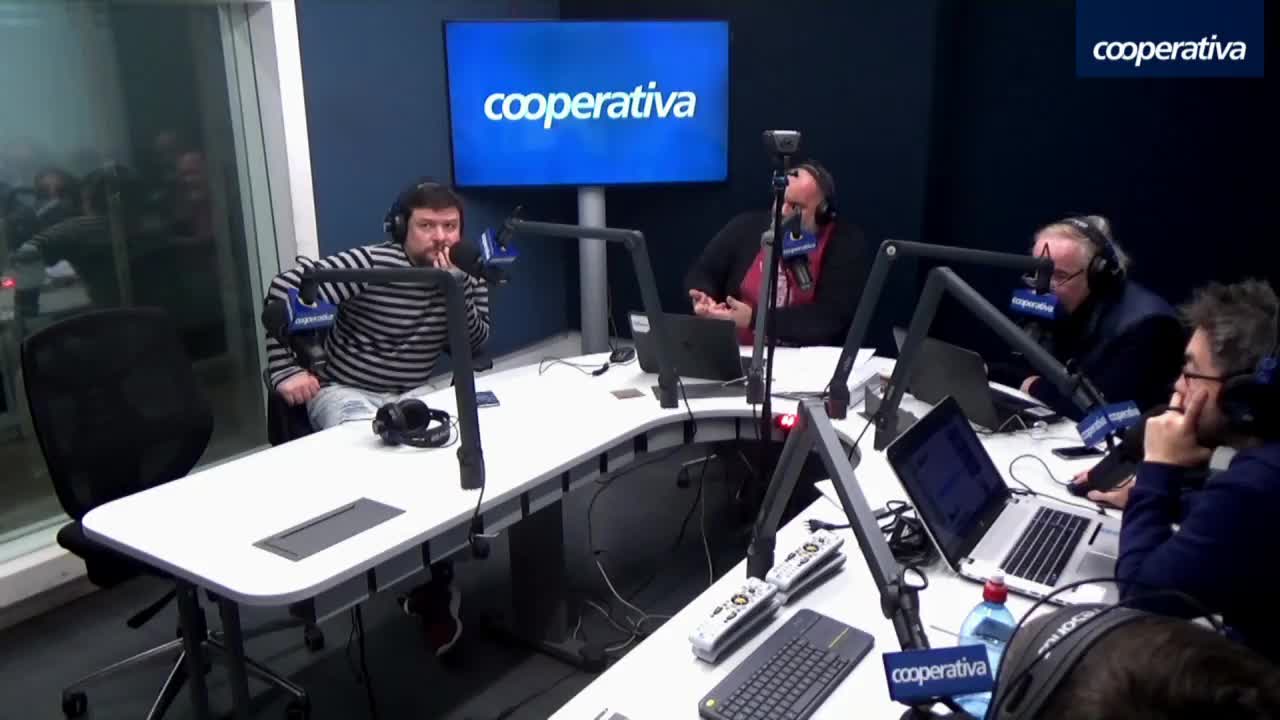 El panel de Al Aire Libre analizó las opciones de Arturo Vidal para jugar en Barcelona