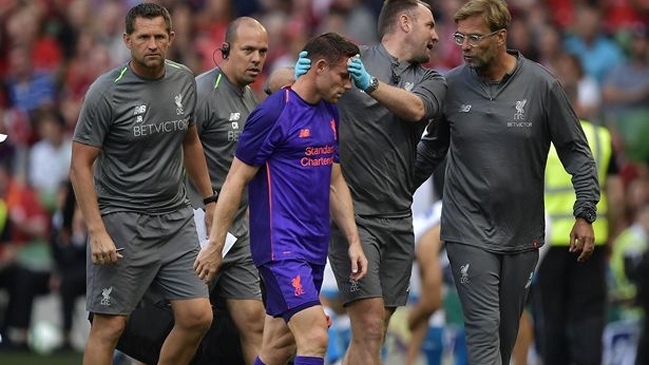 James Milner sufrió un duro golpe que requirió de 15 puntos en duelo de Liverpool ante Napoli