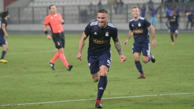 Salas venció en el mano a mano a Córdova: Sporting Cristal le ganó el clásico a Universitario