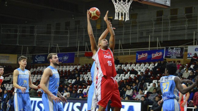 Chile remató cuarto en el Sudamericano de baloncesto sub 21 tras ser derrotado por Uruguay