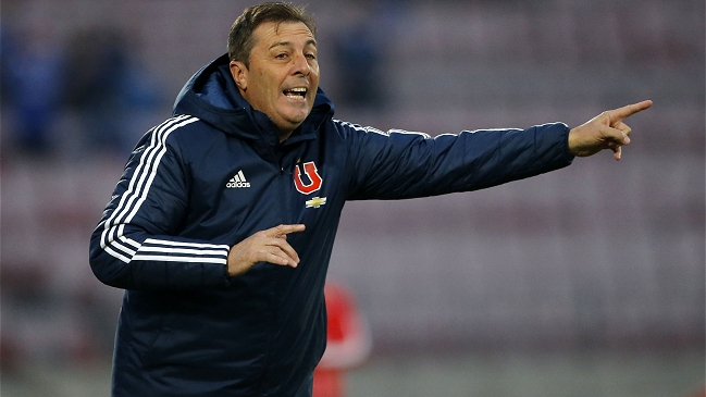 La molestia de Frank Kudelka ante una pregunta relacionada con Armando Cooper