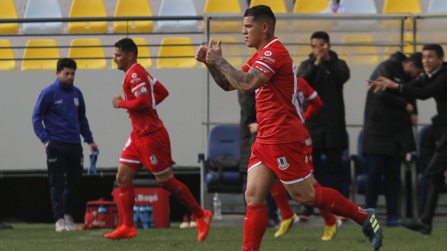 Carlos Núñez puso en ventaja a Unión La Calera sobre U. Católica mediante lanzamiento penal