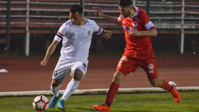 Deportes Santa Cruz trepó al liderato de Segunda División