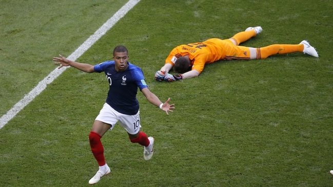 La respuesta de Franco Armani a hincha que le recordó a Kylian Mbappé