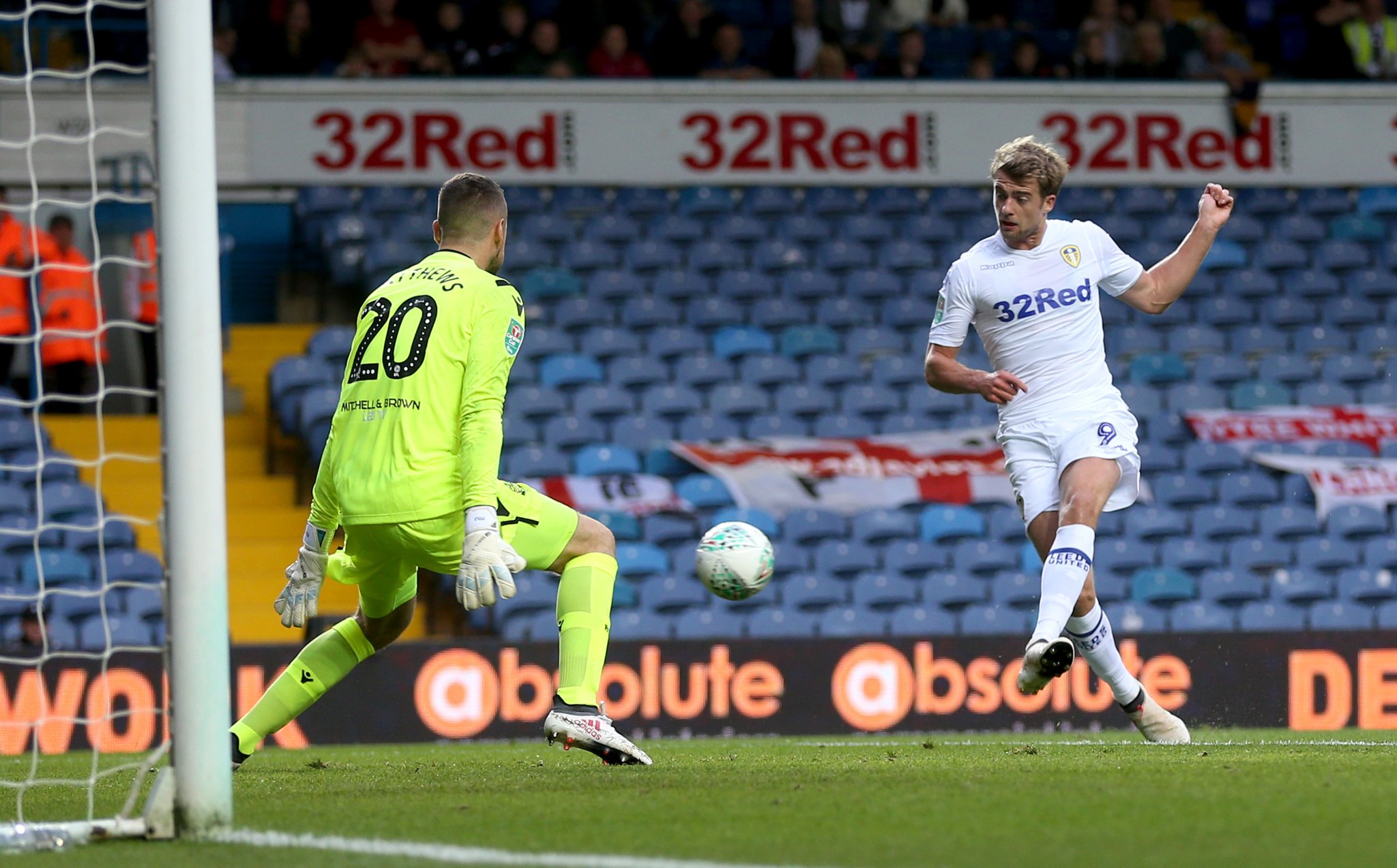 Leeds United de Marcelo Bielsa venció a Bolton Wanderers y avanzó en la Copa de la Liga inglesa