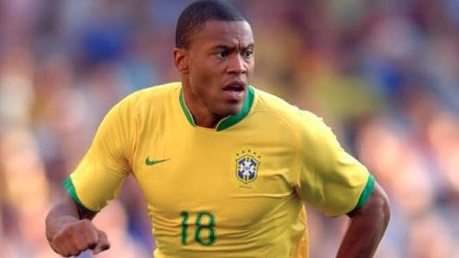 Julio Baptista reactivará su carrera en el fútbol rumano