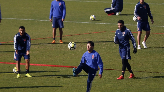 Universidad de Chile salió a calentar a la cancha del Monumental pese a la prohibición