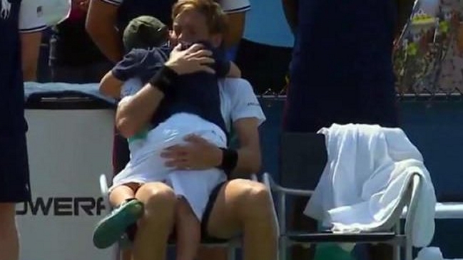 ¡Emotivo momento! Nicolas Mahut fue consolado por su hijo tras caer en la Qualy del US Open
