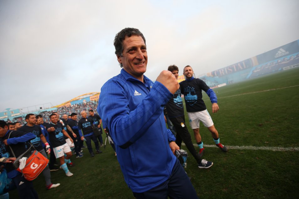 Las celebraciones de Mario Salas y Sporting Cristal tras coronarse en Perú