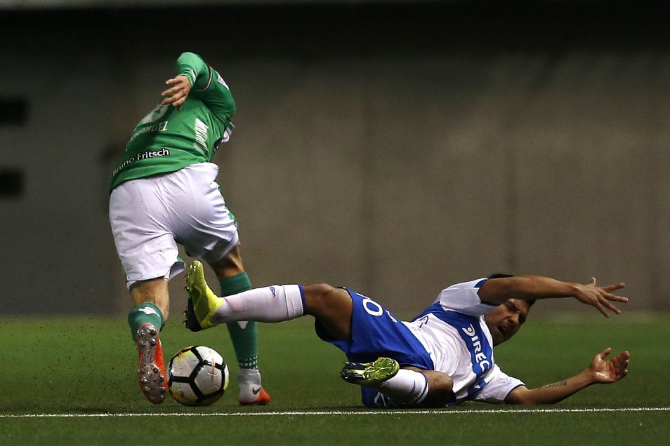 Universidad Católica extendió su “mala racha” en La Florida al empatar con Audax Italiano