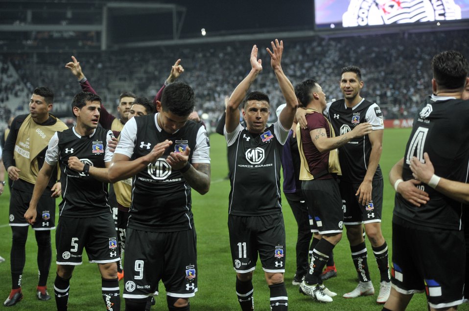 Las íntimas celebraciones del plantel de Colo Colo en el camarín