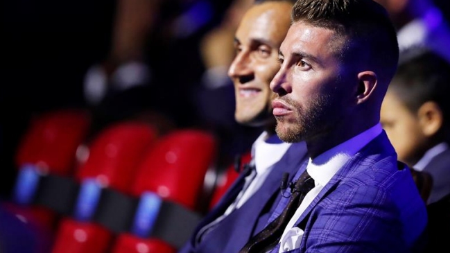 Mohamed Salah ignoró el saludo de Sergio Ramos durante sorteo de la Champions
