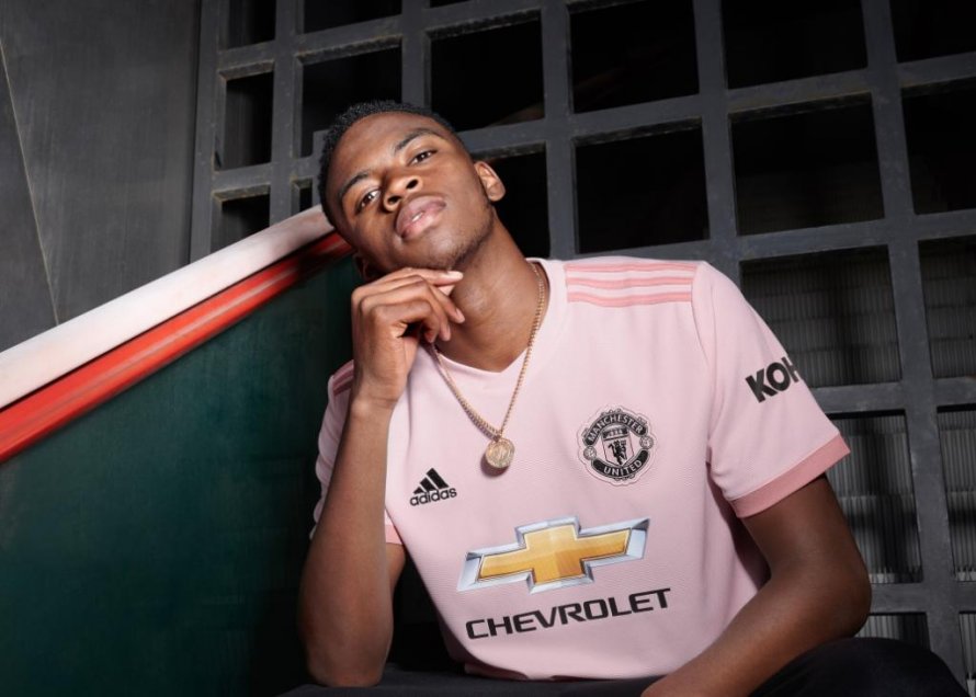 ¿La nueva camiseta de Manchester United es rosada?