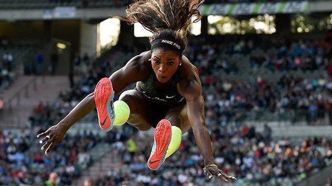 Caterine Ibargüen hizo historia al ganar el salto triple y largo en la Liga Diamante