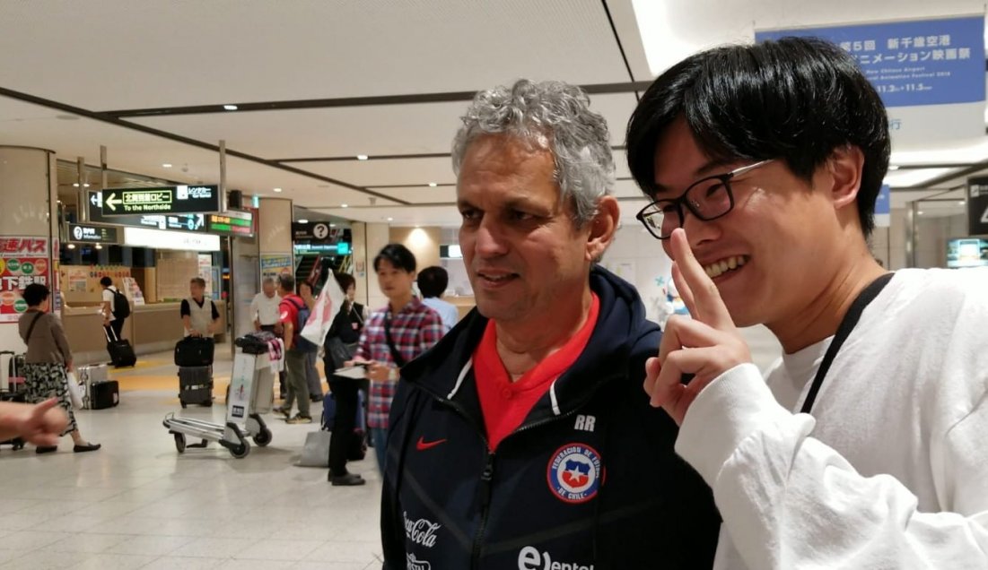 Reinaldo Rueda llegó a Japón para la gira asiática de la selección chilena