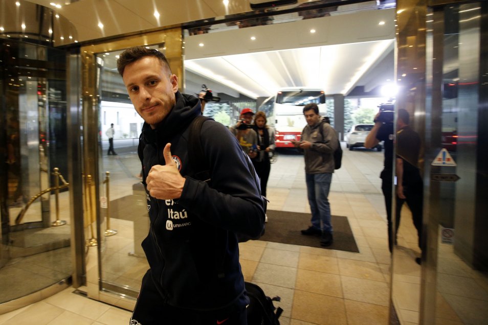 Charles Aránguiz comandó arribo de seleccionados a Sapporo
