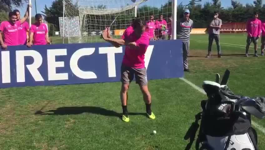 Joaquín Niemann dio clases de golf en la UC: Alvarez reprobó y Fuenzalida se lució