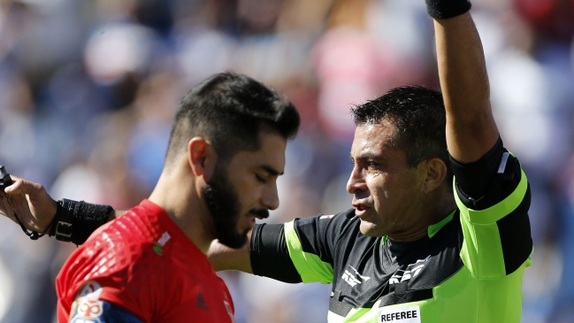 Johnny Herrera criticó los informes arbitrales: Al parecer, la justicia es para algunos lados