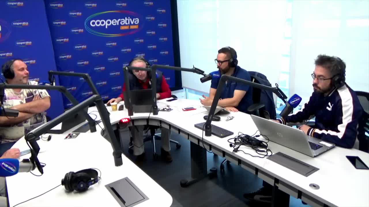 El debate del día: ¿Debe parar el fútbol chileno por la selección?