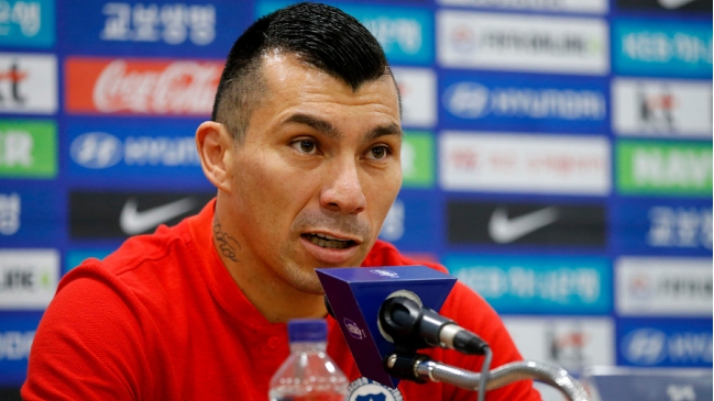 Gary Medel: Llevar la jineta de capitán es una gran responsabilidad y Bravo lo hizo bien