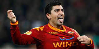 AS Roma saludó a David Pizarro por su cumpleaños 39