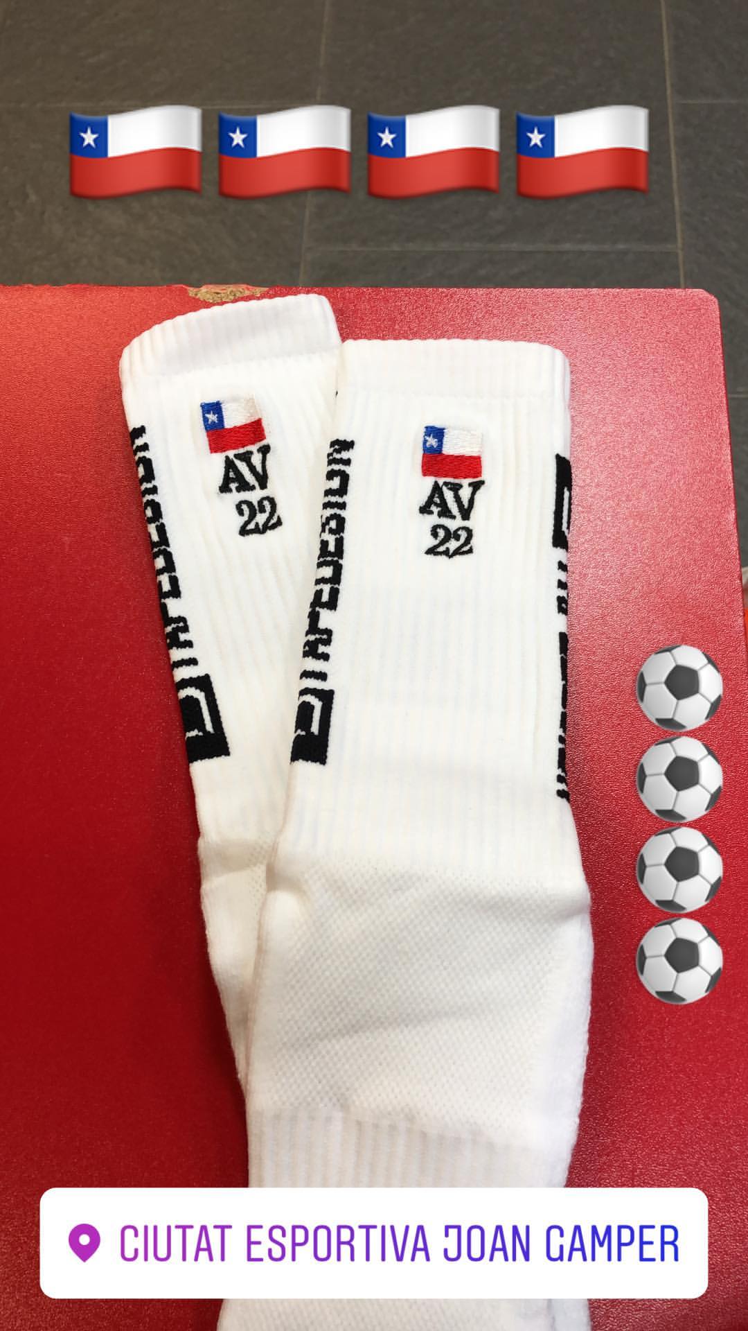 Arturo Vidal volvió a los trabajos en Barcelona