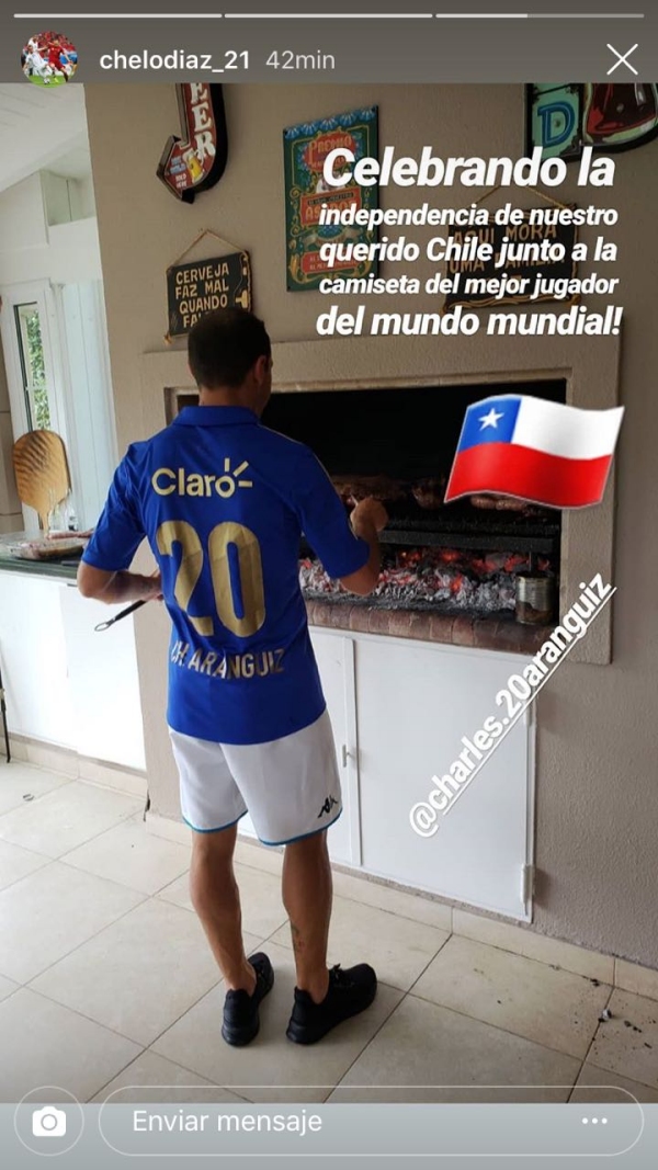 Marcelo Díaz homenajeó a Charles Aránguiz celebrando las Fiestas Patrias