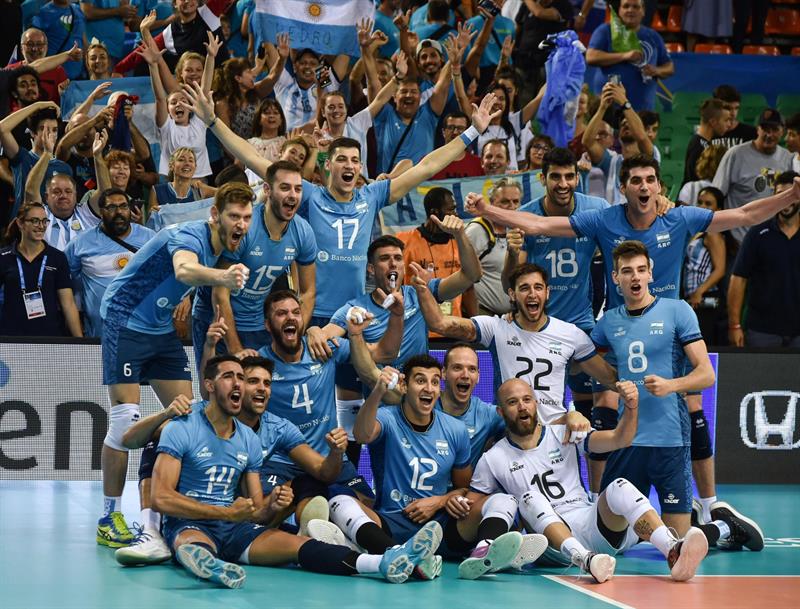 Argentina y Brasil festejaron en una nueva jornada del Mundial de Voleibol de Italia y Bulgaria