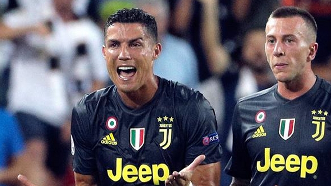Salió entre lágrimas: La expulsión a Cristiano Ronaldo en su debut con Juventus por Champions