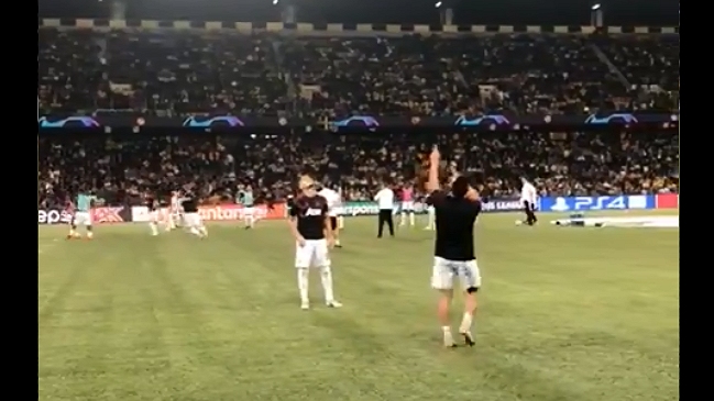 El magistral control de Alexis Sánchez en la previa al triunfo de Manchester United por Champions