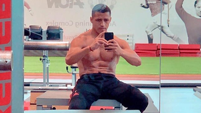 Alexis lució su trabajado físico al ritmo de un éxito de Romeo Santos