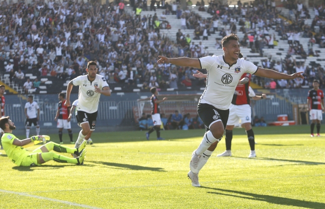 Morales marcó su doblete para Colo Colo tras gran jugada que terminó con “ayuda” de Antofagasta