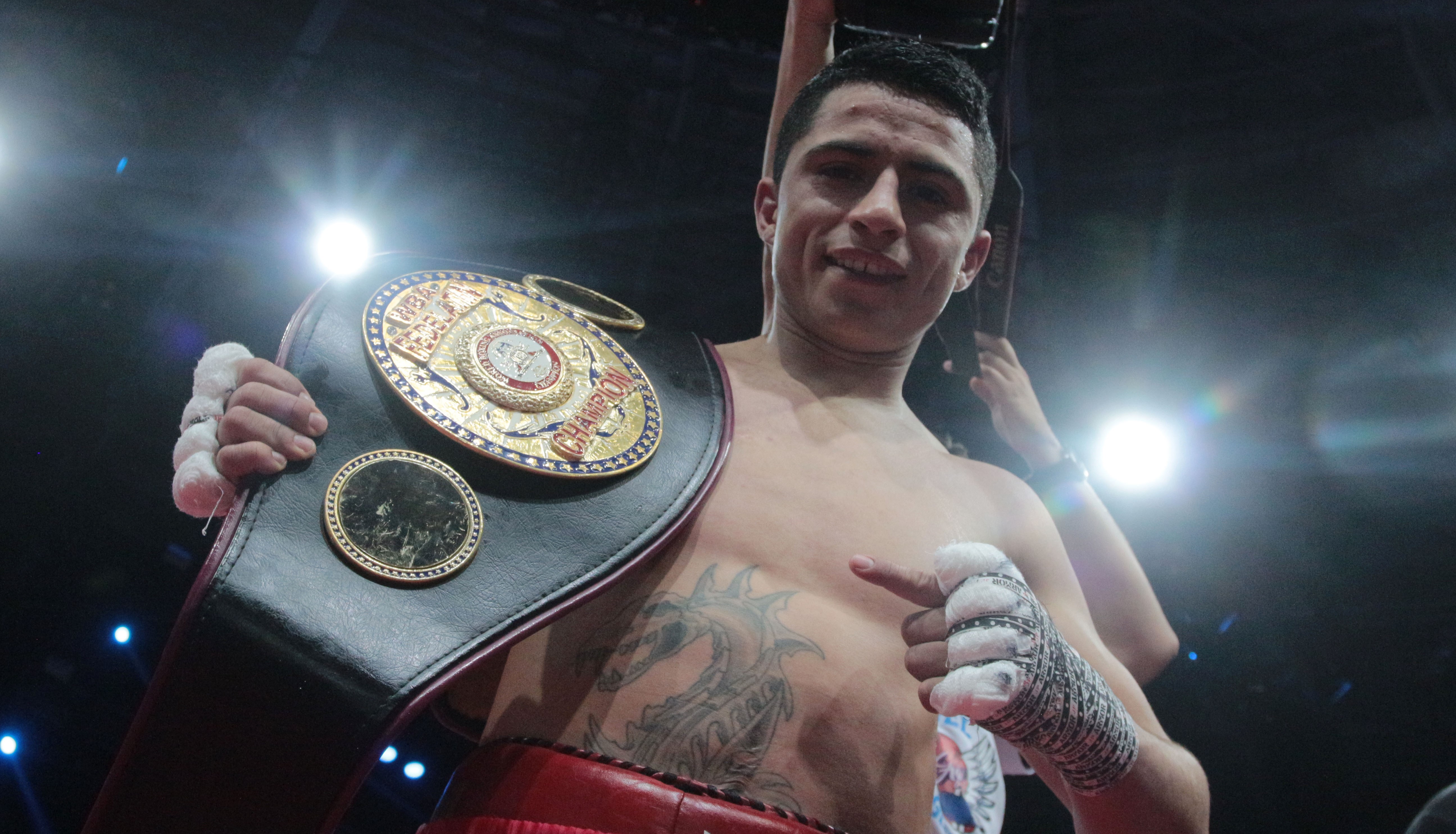 Miguel “Aguja” González retuvo su título latinoamericano de Súper Mosca