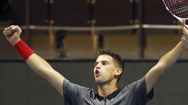 Dominic Thiem desafió a un habilidoso “freestyler” de tenis