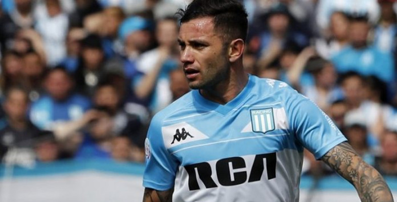El preciso centro de Eugenio Mena para fabricar el gol en victoria de Racing