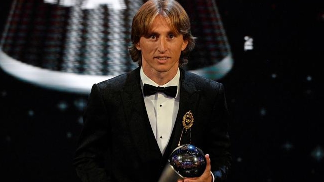 Prensa croata felicitó al “rey” y “dios” Modric por el premio de la FIFA